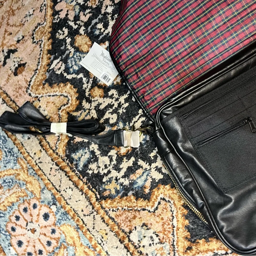 The Highland Black Leather Men's or Women’s Bag Briefcase Laptop Bag